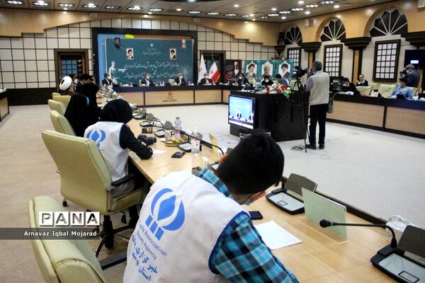 دیدار وزیر آموزش و پرورش با نمایندگان تشکل‌های دانش‌آموزی استان بوشهر