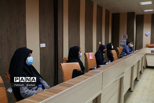 تجلیل از مراقبین سلامت حوزه‌های امتحانی در شهرستان امیدیه