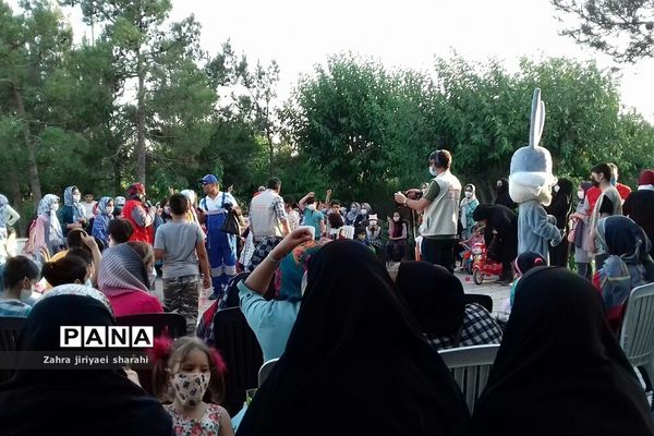 اجرای جنگ تفریحی «مسابقه‌ محله» در خاورشهر