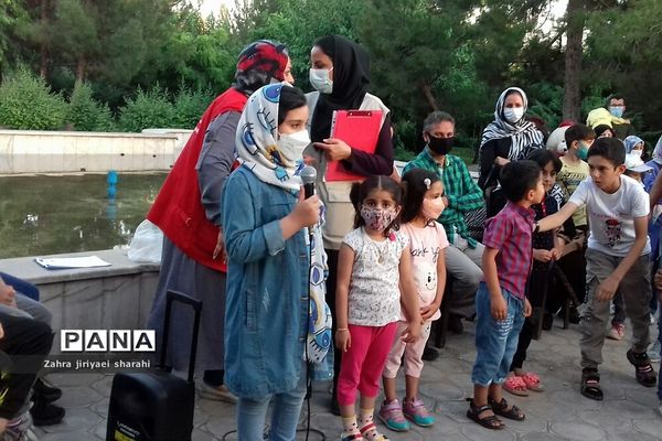 اجرای جنگ تفریحی «مسابقه‌ محله» در خاورشهر