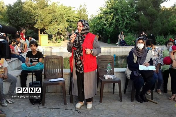 اجرای جنگ تفریحی «مسابقه‌ محله» در خاورشهر