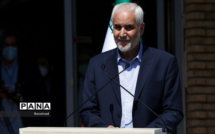 مهرعلیزاده: تعدد بیش از اندازه بانک‌های خصوصی موجب دلالی‌شدن کار بانکداری شده است