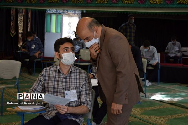 بازدید معاون مجلس دانش آموزی کشور از حوزه های امتحانی منطقه 14