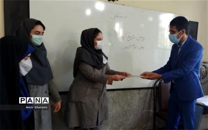 تقدیر از دانش آموزان دختر برگزیده مسابقات فرهنگی و هنری شهر چهاردانگه