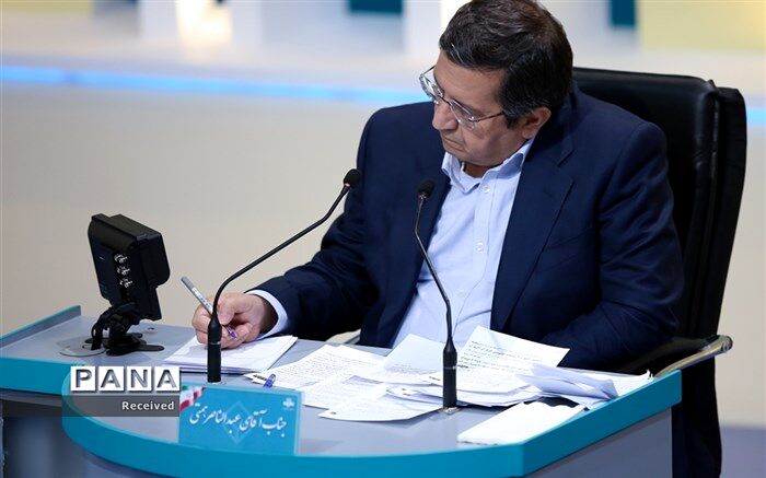 همتی: منتظر انصراف نامزدهای پوششی هستیم