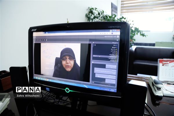 نشست نمایندگان مجلس دانش‌آموزی تهران با موضوع «رأی اولی‌ها و ضرورت حضور در انتخابات»