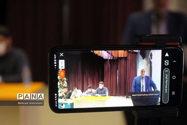 مناظره انتخاباتی رای اولی‌ها در ارومیه