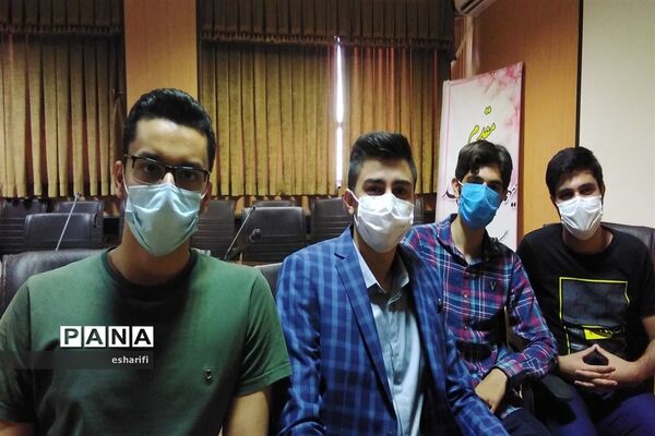 جلسه نمایندگان مجلس دانش آموزی ناحیه 2  استان اصفهان با مدیر آموزش و پرورش ناحیه ۲