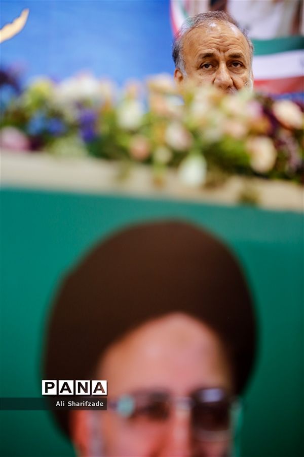 نشست خبری اعضای لیست شورای وحدت