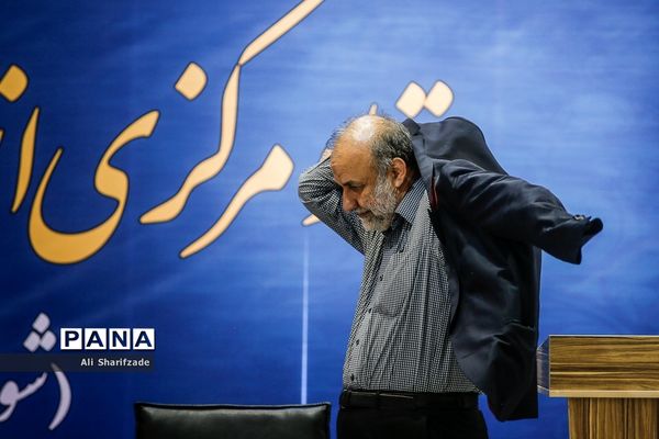 نشست خبری اعضای لیست شورای وحدت