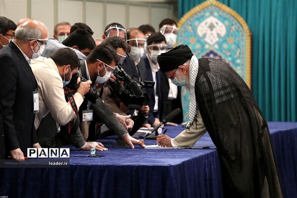 حضور رهبر معظم انقلاب  در سیزدهمین دوره انتخابات ریاست جمهوری
