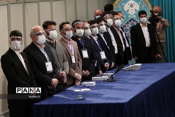 حضور رهبر معظم انقلاب  در سیزدهمین دوره انتخابات ریاست جمهوری