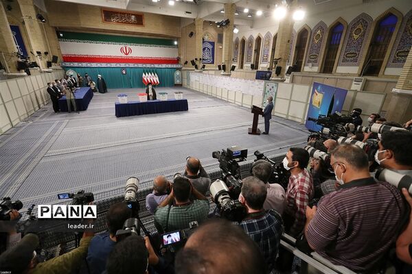 حضور رهبر معظم انقلاب  در سیزدهمین دوره انتخابات ریاست جمهوری