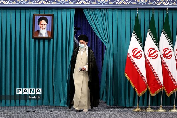 حضور رهبر معظم انقلاب  در سیزدهمین دوره انتخابات ریاست جمهوری