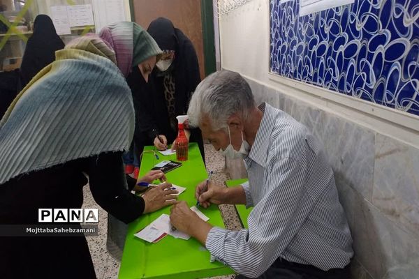 حضور  پرشور مردم در پای صندوق های رای شهرستان کاشمر