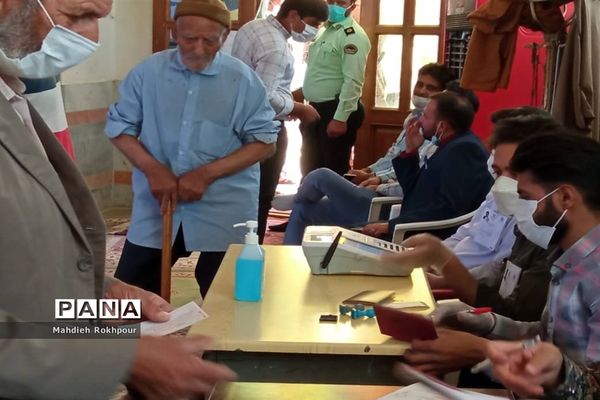 حضور پرشور مردم قاینات پای صندوق های رأی در انتخابات 1400