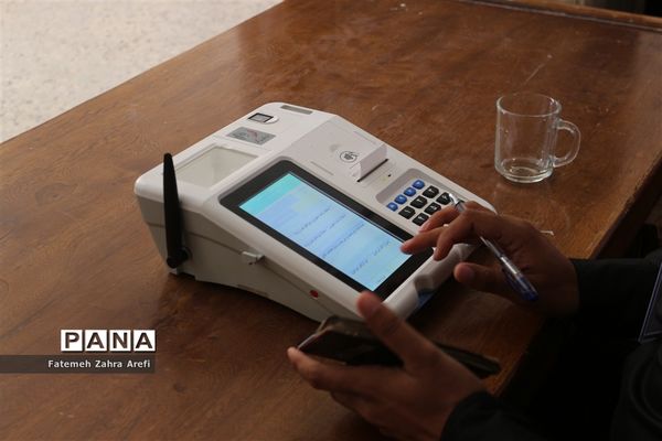 مشارکت پرشور مردم زابل در انتخابات 1400