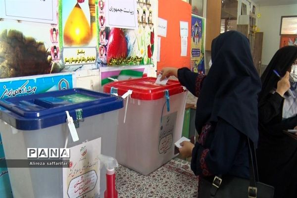 حضور حماسه ساز مردم اردستان در انتخابات۱۴۰۰