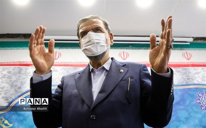 ادعای مشاور احمدی‌نژاد: آرای محسن رضایی در ۱۵ استان از ابراهیم رئیسی پیشی گرفته است