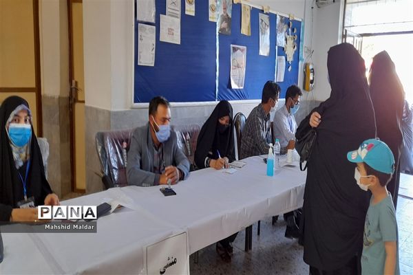 حضور حماسه ساز مردم سرایان در پای صندوق های رأی