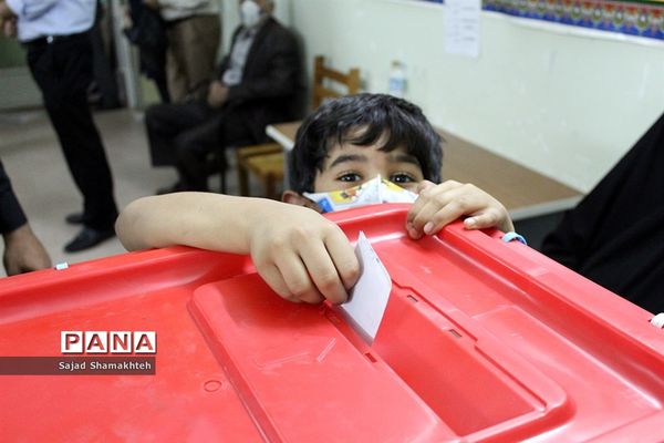 مشارکت و حضور مردم اهواز در انتخابات 1400-2