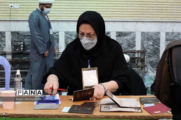 مشارکت و حضور مردم اهواز در انتخابات 1400-2