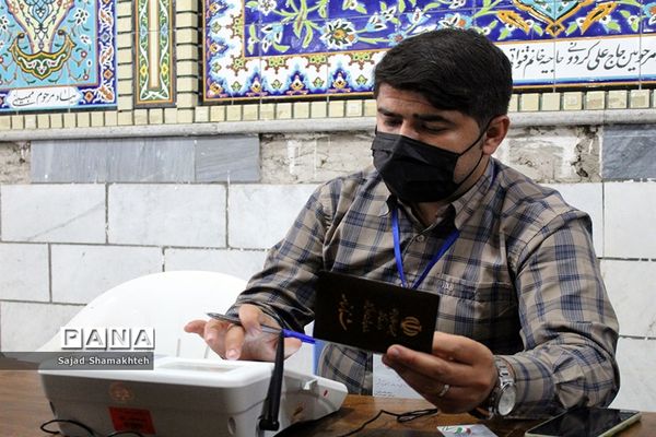 مشارکت و حضور مردم اهواز در انتخابات 1400-2