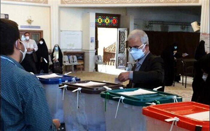 اسکندر مومنی:  بهترین اقدام برای تغییر وضع موجود حضور پای صندوق‌های رای است