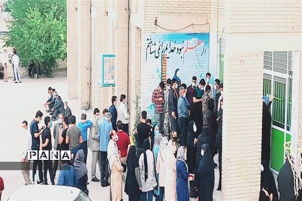 حضور حماسی مردم کهگیلویه و بویراحمد در حوزه های اخذ رأی