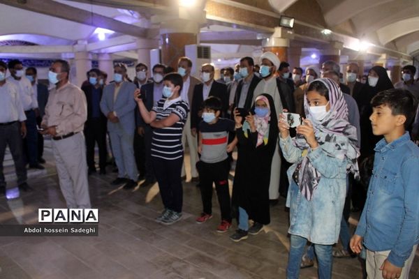 غبارروبی گلزار شهدای بوشهر