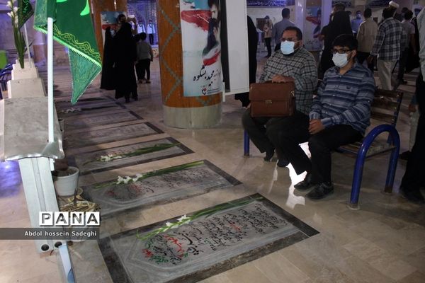 غبارروبی گلزار شهدای بوشهر