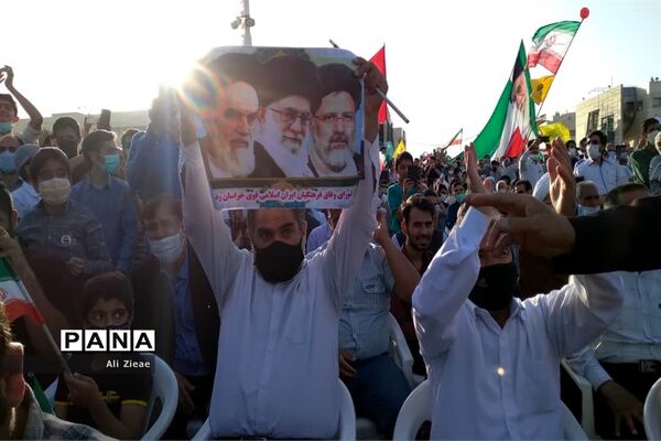 جشن مردم مشهد برای پیروزی رئیس جمهوری منتخب