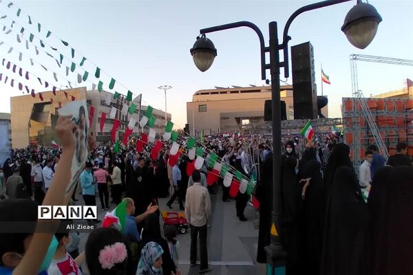جشن مردم مشهد برای پیروزی رئیس جمهوری منتخب