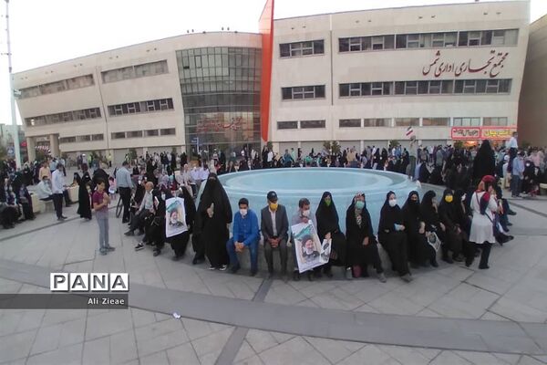 جشن مردم مشهد برای پیروزی رئیس جمهوری منتخب