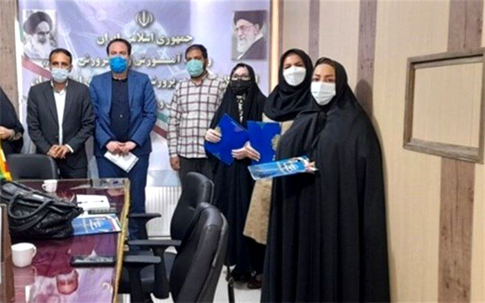 تجلیل از سرگروه‌های درس‌تفکر و سبک‌زندگی  در قرچک