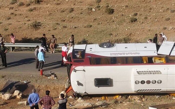 اتوبوس حامل خبرنگاران تحت پوشش بیمه دانا است