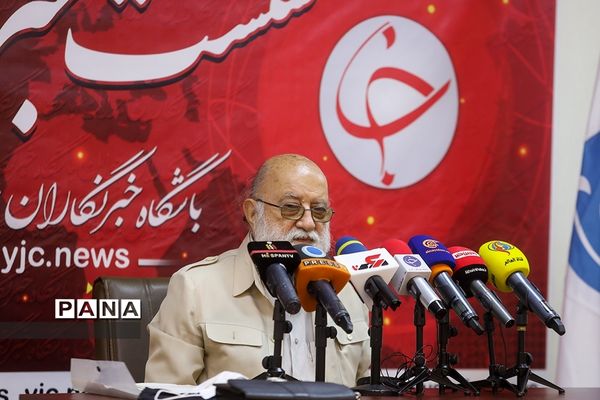 نشست خبری مهدی چمران