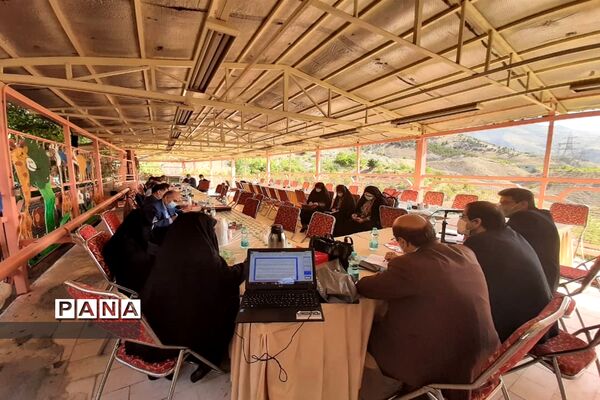 نشست کارشناس مسئولان ارزیابی عملکرد و پاسخگویی به شکایات مناطق