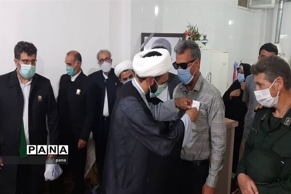 حضور خادمان و حاملان پرچم متبرک امام رضا(ع) در شهرستان میانه