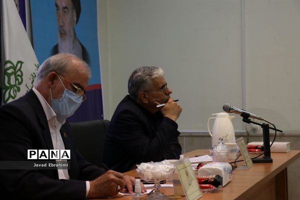 نشست نمایندگان تشکل‌های سازمان دانش‌آموزی با معاون پرورشی و فرهنگی آموزش و پرورش خراسان رضوی