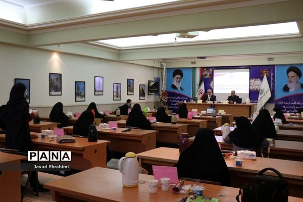 نشست نمایندگان تشکل‌های سازمان دانش‌آموزی با معاون پرورشی و فرهنگی آموزش و پرورش خراسان رضوی