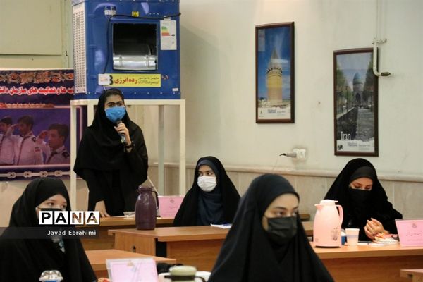 نشست نمایندگان تشکل‌های سازمان دانش‌آموزی با معاون پرورشی و فرهنگی آموزش و پرورش خراسان رضوی