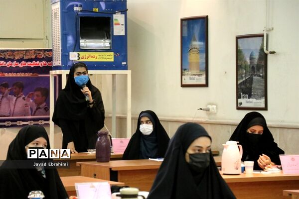 نشست نمایندگان تشکل‌های سازمان دانش‌آموزی با معاون پرورشی و فرهنگی آموزش و پرورش خراسان رضوی