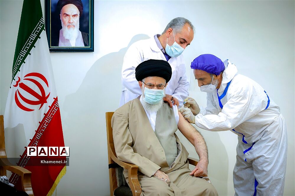 رهبر معظم انقلاب اسلامی دُز اول واکسن کوو ایران برکت را دریافت کردند