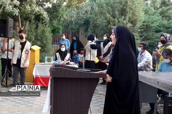 تقدیراز پارکبانان‌ شهرک خاورشهر