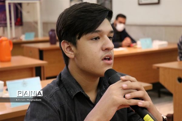 نشست نمایندگان پسر تشکل‌های سازمان دانش‌آموزی با معاون پرورشی و فرهنگی آموزش و پرورش خراسان رضوی