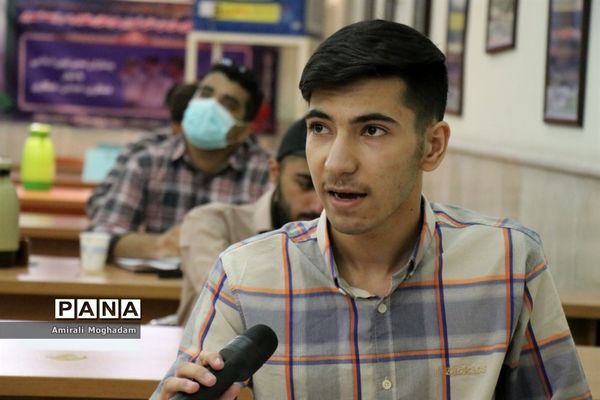 نشست نمایندگان پسر تشکل‌های سازمان دانش‌آموزی با معاون پرورشی و فرهنگی آموزش و پرورش خراسان رضوی