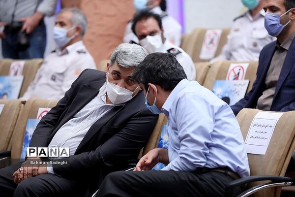 مراسم تقدیر از آتش نشانان حریق پالایشگاه تهران