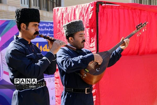 نخستین جشنواره سراسری نمایش کودک باغچه بان در مرند