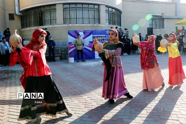 نخستین جشنواره سراسری نمایش کودک باغچه بان در مرند